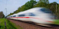 Photo: ICE train in the countryside (Copyright: DB AG/Volker Emersleben)